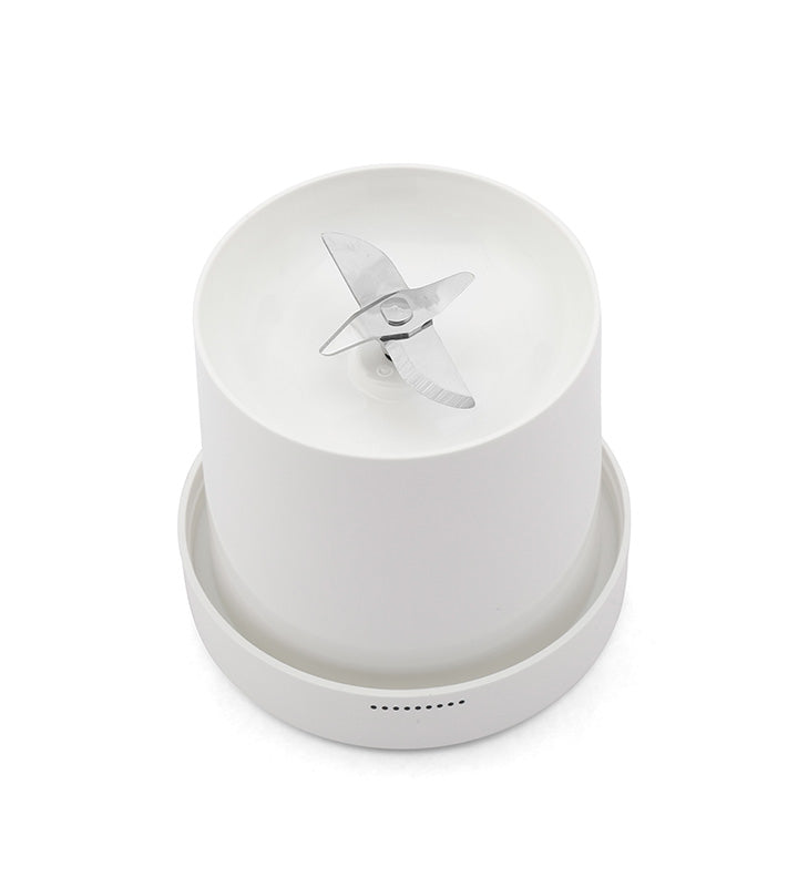 Portable smoothie blender